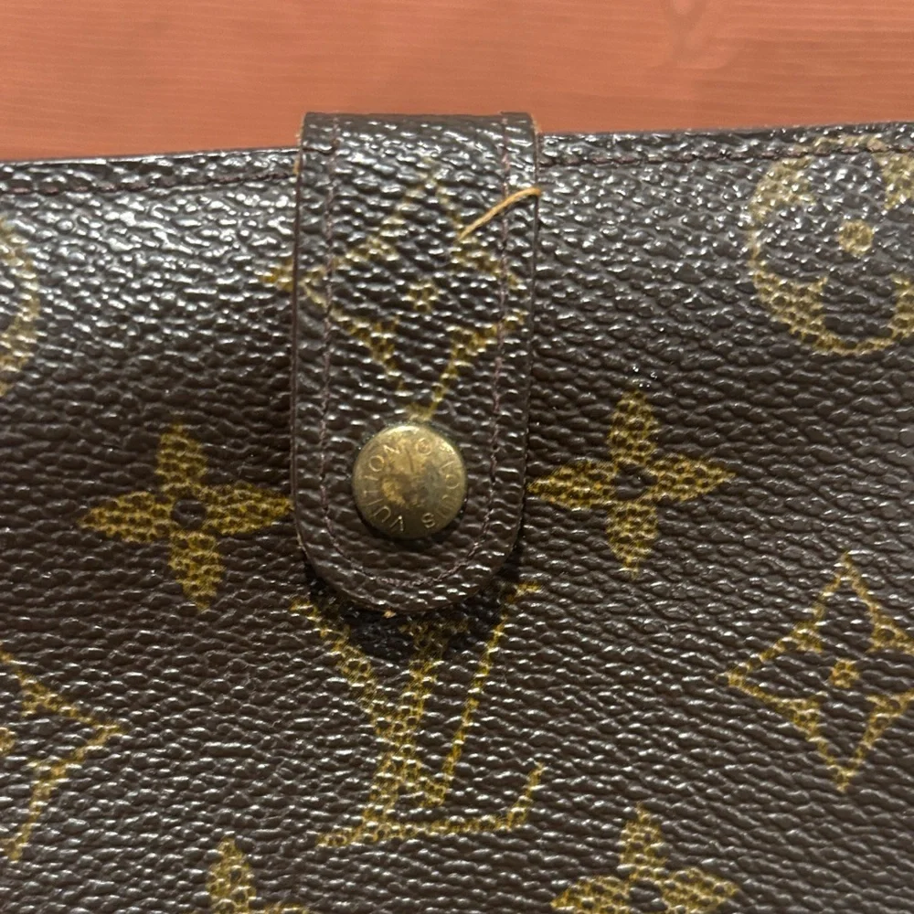 Louis Vuitton Vintage Monogram Kisslock Wallet (c. 1998)